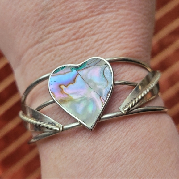 Vintage Heart Abalone Bracelet - Picture 10 of 10